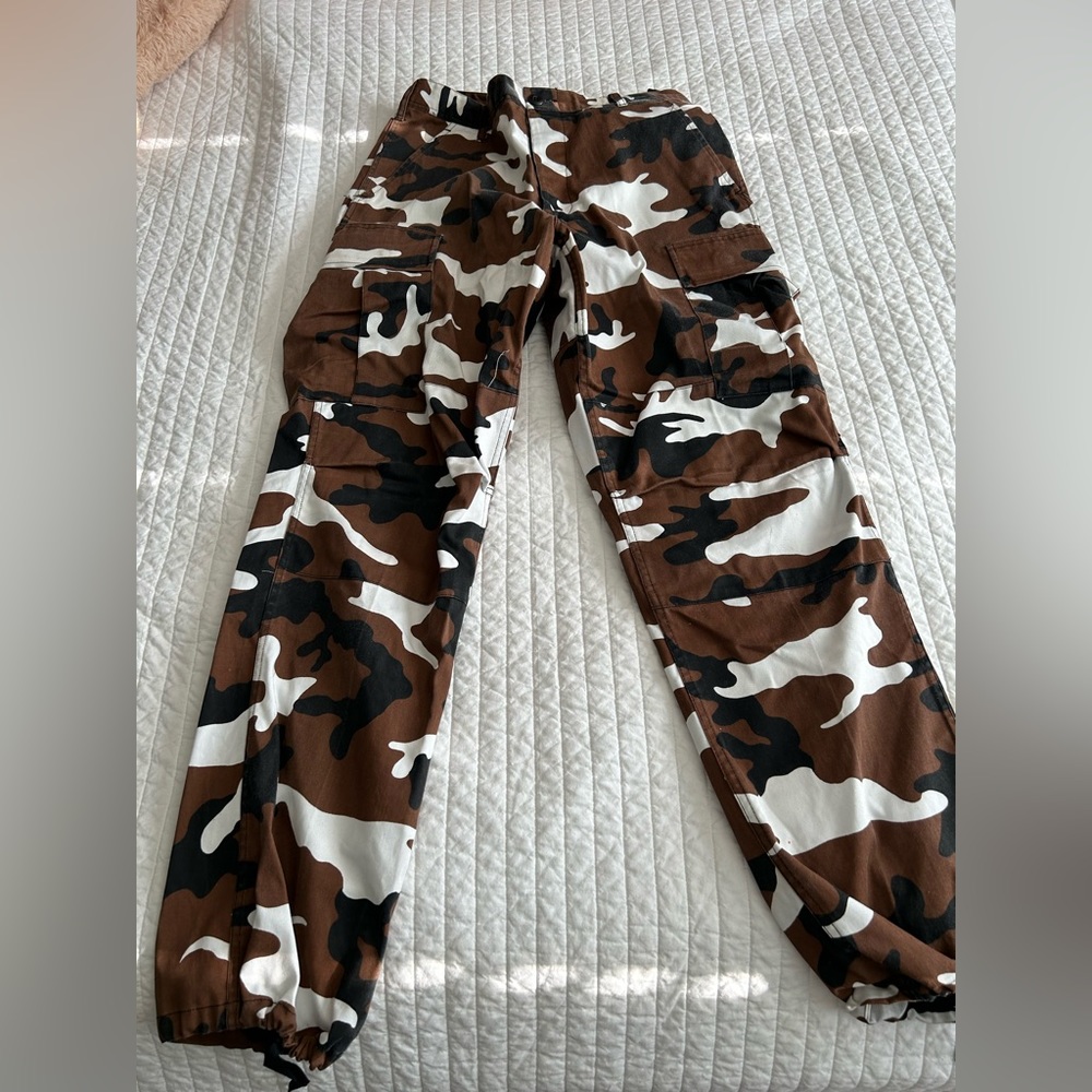 Unisex camo cargo pants sinchable ankle